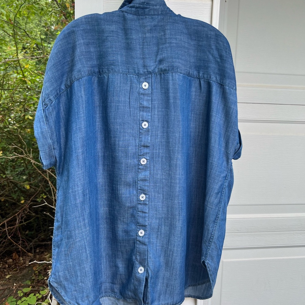 NWT Talbots Fun Blue Tencel Short Sleeve Buttons Down The Back Blouse - Picture 2 of 5